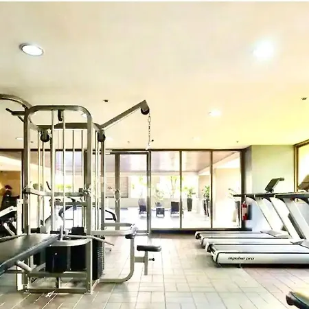 20C Studio Staycation Near Greenbelt