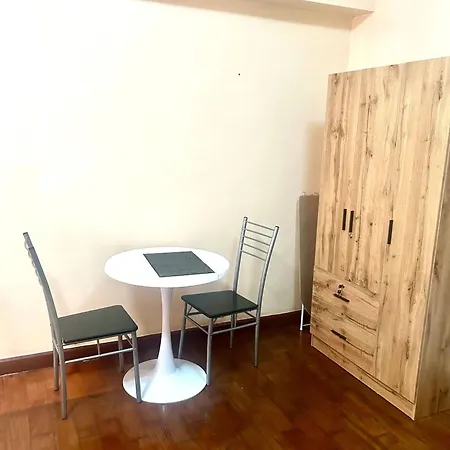 20C Studio Staycation Near Greenbelt